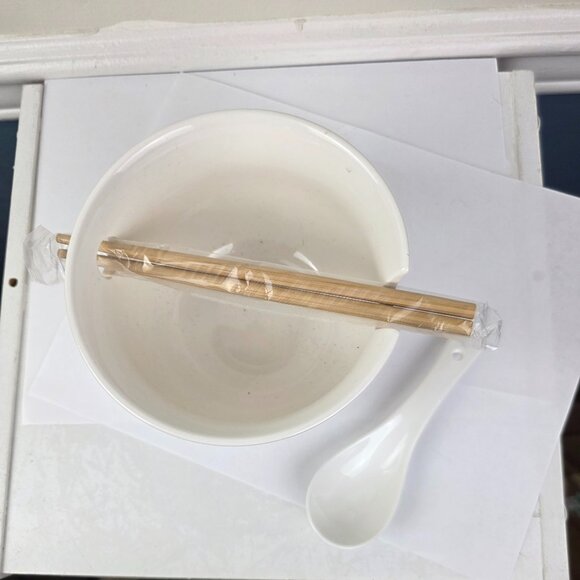 Room 2 Room Ceramic Noodle Bowl NWT - Picture 2 of 6